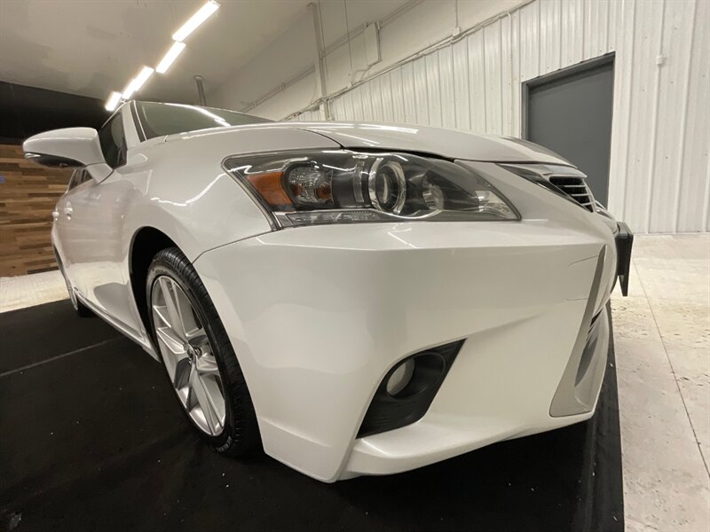 2014 Lexus CT 200h Hatchback / 1.8L 4Cyl HYBRID / Leather / Sunroof  / Sharp & Clean Car / GAS SAVER - Photo 29 - Gladstone, OR 97027