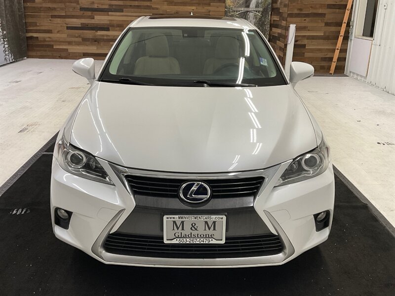 2014 Lexus CT 200h Hatchback / 1.8L 4Cyl HYBRID / Leather / Sunroof  / Sharp & Clean Car / GAS SAVER - Photo 5 - Gladstone, OR 97027