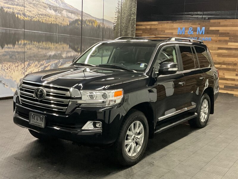 2019 Toyota Land Cruiser Sport Utility 4X4 /5.7L V8/ LIKE NEW / 14,000 MILE  LIKE NEW CONDITION / LOCAL OREGON / Leather w. Heated & Cooled Seats / ONLY 14,000 MILES - Photo 25 - Gladstone, OR 97027