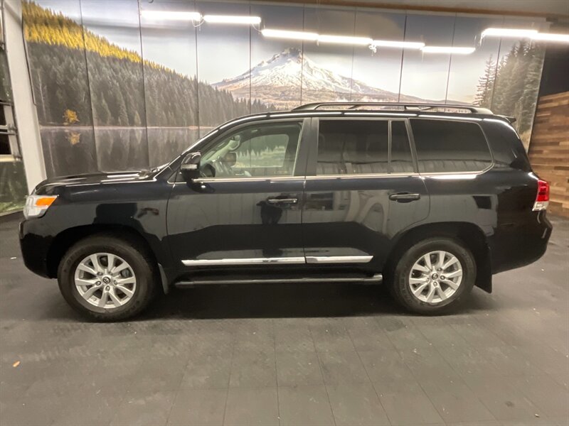 2019 Toyota Land Cruiser Sport Utility 4X4 /5.7L V8/ LIKE NEW / 14,000 MILE  LIKE NEW CONDITION / LOCAL OREGON / Leather w. Heated & Cooled Seats / ONLY 14,000 MILES - Photo 3 - Gladstone, OR 97027