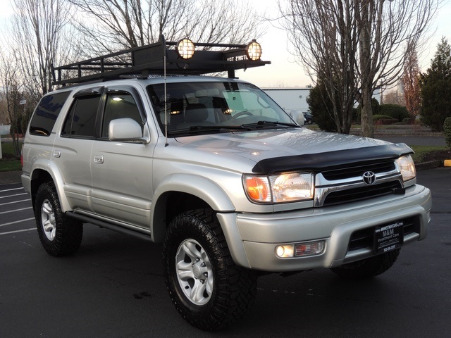 2001 Toyota 4Runner Limited / 4X4 / Leather / Heated seats / LIFTED