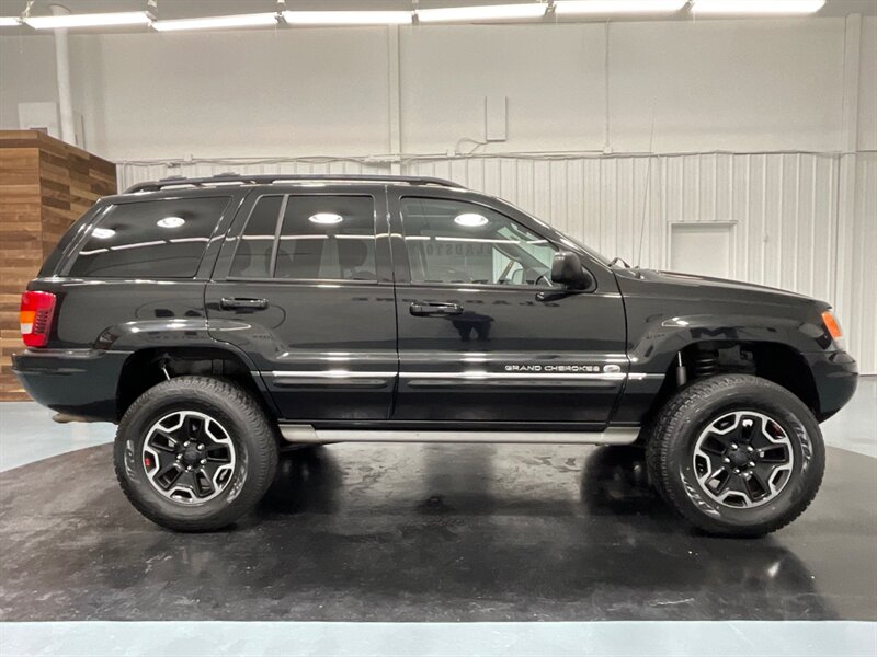 2004 Jeep Grand Cherokee Overland 4X4 / 4.7L V8 HO / LIFTED / 63,000 MILES  / BRAND NEW TIRES - Photo 4 - Gladstone, OR 97027