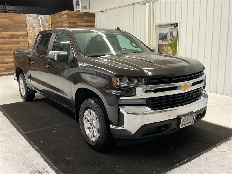 2019 Chevrolet Silverado 1500 LT Crew Cab 4X4 / 2.7L 4Cyl TURBO / 1-OWNER  / Backup Camera / RUST FREE / 133,000 MILES - Photo 2 - Gladstone, OR 97027