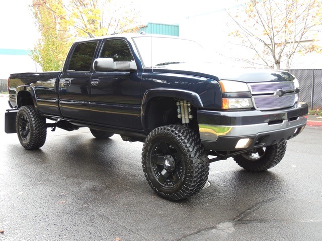 2005 Chevrolet Silverado 2500 LS/ Crew Cab/ 4x4 / 6.6L DIESEL/ LNG BED/ LIFTED   - Photo 2 - Portland, OR 97217