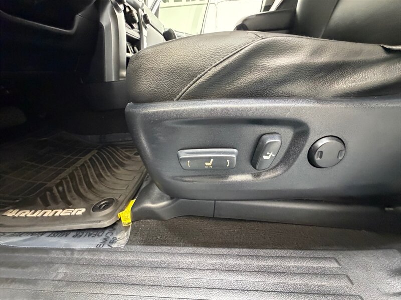2014 Toyota 4Runner SR5 4X4 3RD ROW SEAT /LEATHER HEATED SEATS/LIFTED /1-OWNER LOCAL/ NEW WHEELS & TIRES - Photo 36 - Gladstone, OR 97027