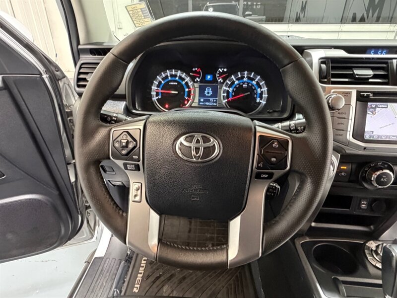 2014 Toyota 4Runner SR5 4X4 3RD ROW SEAT /LEATHER HEATED SEATS/LIFTED /1-OWNER LOCAL/ NEW WHEELS & TIRES - Photo 16 - Gladstone, OR 97027