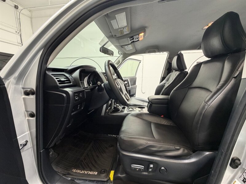2014 Toyota 4Runner SR5 4X4 3RD ROW SEAT /LEATHER HEATED SEATS/LIFTED /1-OWNER LOCAL/ NEW WHEELS & TIRES - Photo 9 - Gladstone, OR 97027