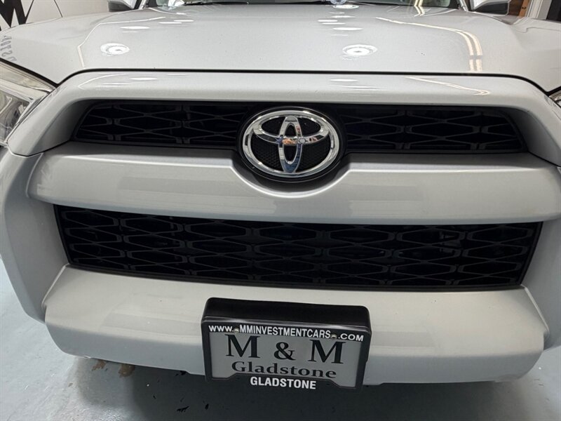 2014 Toyota 4Runner SR5 4X4 3RD ROW SEAT /LEATHER HEATED SEATS/LIFTED /1-OWNER LOCAL/ NEW WHEELS & TIRES - Photo 30 - Gladstone, OR 97027
