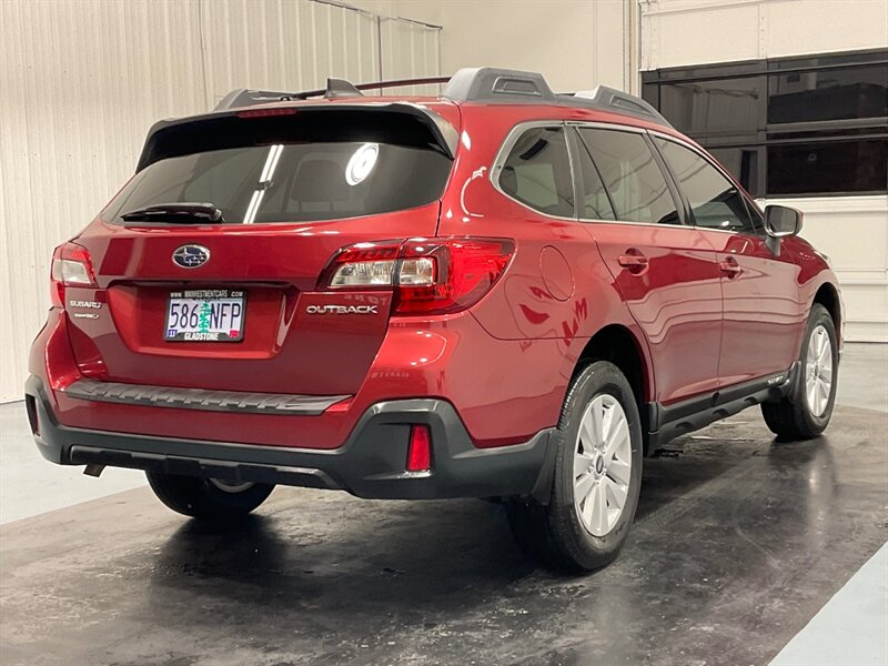 2018 Subaru Outback 2.5i Premium AWD / Heated Seats / 51,000 MILES  / Backup Camera - Photo 8 - Gladstone, OR 97027