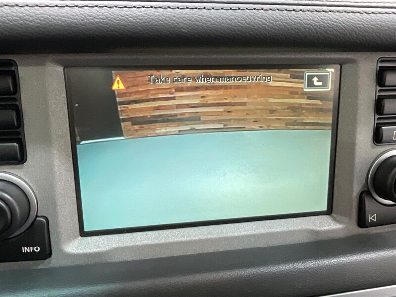 2006 Land Rover Range Rover Supercharged 4x4 / V8, Supercharged, 4.2L/ LOADED / Leather Heated Seats / Navigation & Backup Camera / Sunroof / LOW MILES/ Great Service History - Photo 16 - Gladstone, OR 97027