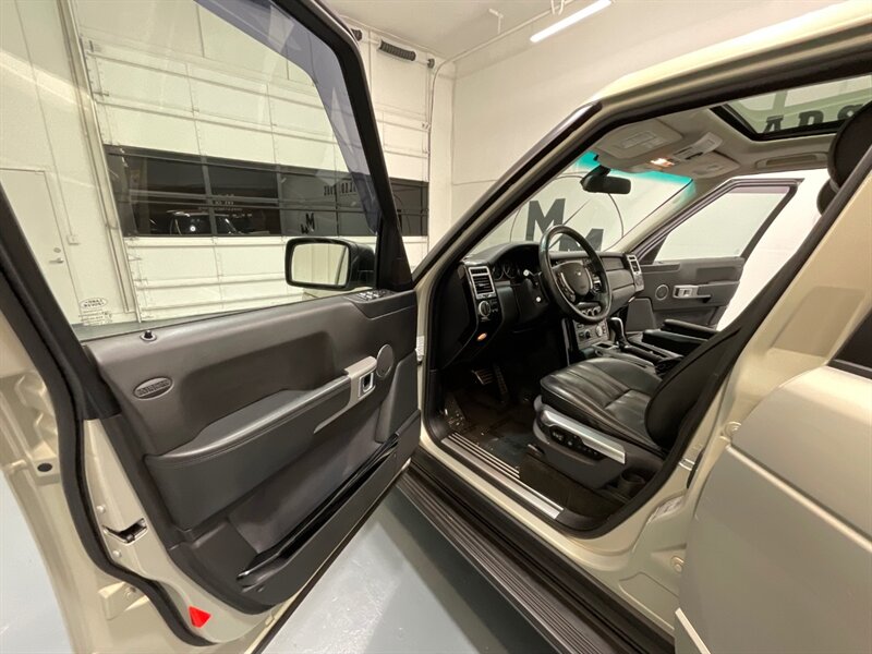 2006 Land Rover Range Rover Supercharged 4x4 / V8, Supercharged, 4.2L/ LOADED / Leather Heated Seats / Navigation & Backup Camera / Sunroof / LOW MILES/ Great Service History - Photo 31 - Gladstone, OR 97027