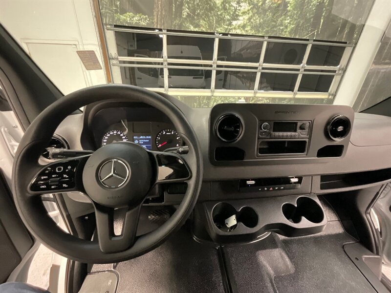 2021 Mercedes-Benz Sprinter 2500 CARGO VAN / 3.0L V6 DIESEL / HIGHROOF 144 " WB  / Backup Camera / Excel Cond - Photo 19 - Gladstone, OR 97027