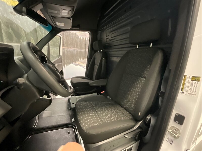 2021 Mercedes-Benz Sprinter 2500 CARGO VAN / 3.0L V6 DIESEL / HIGHROOF 144 " WB  / Backup Camera / Excel Cond - Photo 16 - Gladstone, OR 97027