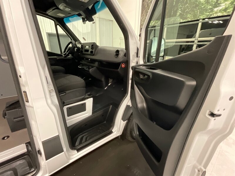 2021 Mercedes-Benz Sprinter 2500 CARGO VAN / 3.0L V6 DIESEL / HIGHROOF 144 " WB  / Backup Camera / Excel Cond - Photo 42 - Gladstone, OR 97027