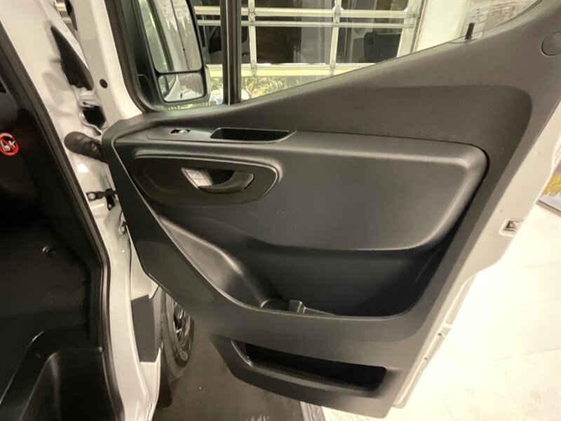 2021 Mercedes-Benz Sprinter 2500 CARGO VAN / 3.0L V6 DIESEL / HIGHROOF 144 " WB  / Backup Camera / Excel Cond - Photo 36 - Gladstone, OR 97027