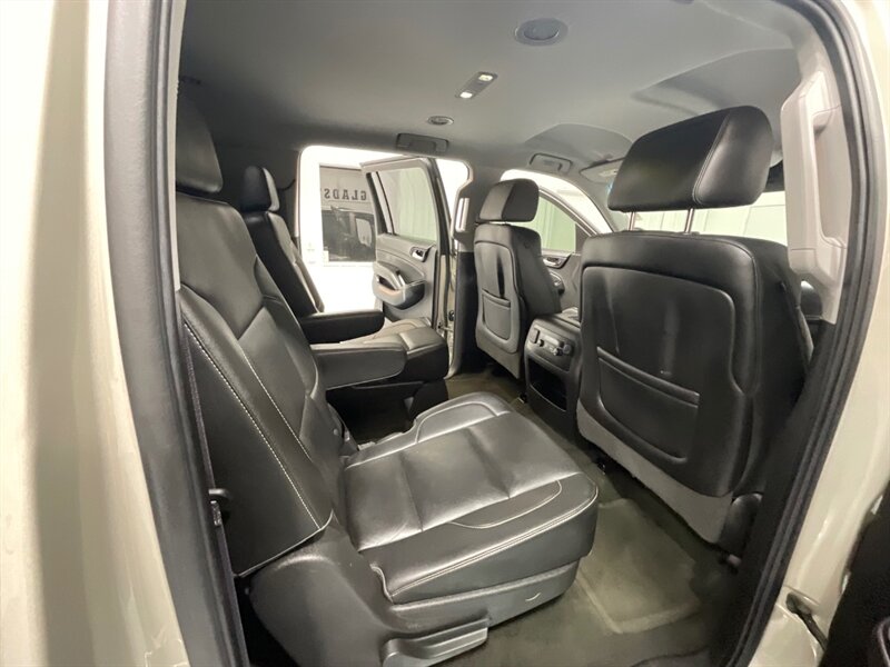 2016 Chevrolet Suburban LTZ 4X4 / 5.3L V8 / Leather / Navigation / Camera  / ZERO RUST - Photo 16 - Gladstone, OR 97027