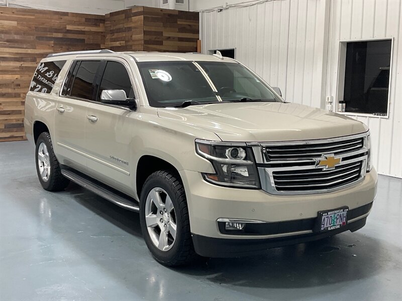 2016 Chevrolet Suburban LTZ 4X4 / 5.3L V8 / Leather / Navigation / Camera  / ZERO RUST - Photo 2 - Gladstone, OR 97027