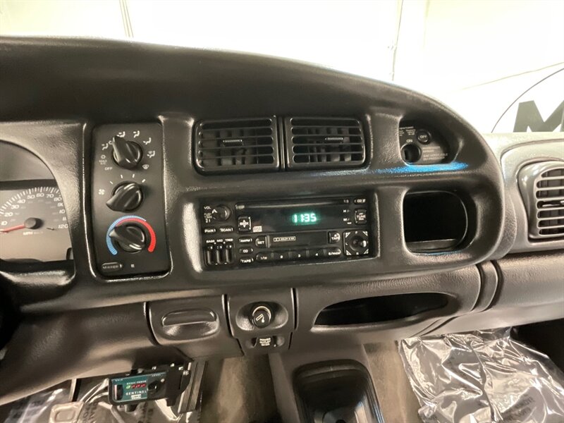 2001 Dodge Ram 2500 SLT Laramie Quad Cab 4X4 /5.9L DIESEL / 5-SPEED / LONG BED / LEVELED W. BRAND NEW WHEELS & TIRES / ZERO RUST / Rear airbags / ONLY 111K MILES - Photo 15 - Gladstone, OR 97027