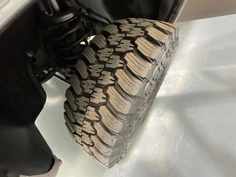 2001 Dodge Ram 2500 SLT Laramie Quad Cab 4X4 /5.9L DIESEL / 5-SPEED / LONG BED / LEVELED W. BRAND NEW WHEELS & TIRES / ZERO RUST / Rear airbags / ONLY 111K MILES - Photo 23 - Gladstone, OR 97027