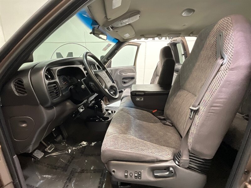 2001 Dodge Ram 2500 SLT Laramie Quad Cab 4X4 /5.9L DIESEL / 5-SPEED / LONG BED / LEVELED W. BRAND NEW WHEELS & TIRES / ZERO RUST / Rear airbags / ONLY 111K MILES - Photo 11 - Gladstone, OR 97027