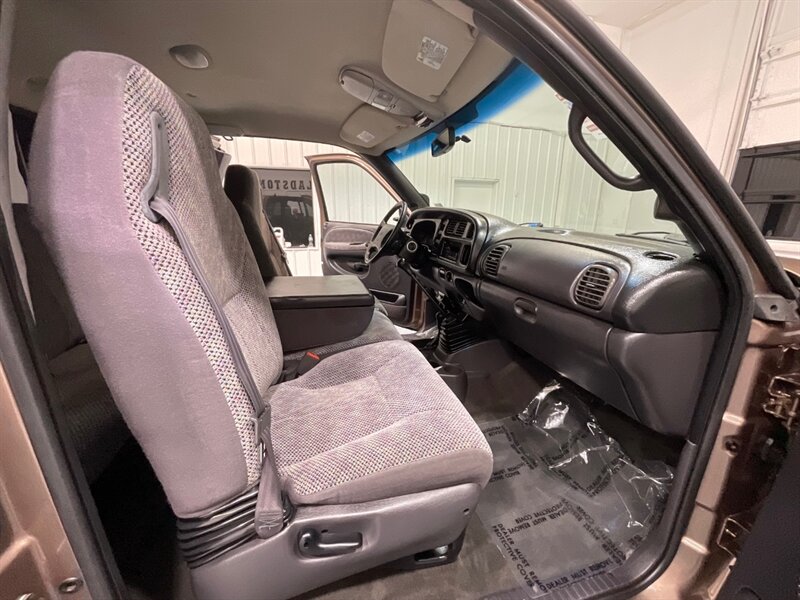 2001 Dodge Ram 2500 SLT Laramie Quad Cab 4X4 /5.9L DIESEL / 5-SPEED / LONG BED / LEVELED W. BRAND NEW WHEELS & TIRES / ZERO RUST / Rear airbags / ONLY 111K MILES - Photo 13 - Gladstone, OR 97027
