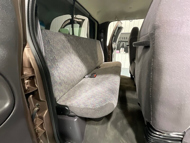 2001 Dodge Ram 2500 SLT Laramie Quad Cab 4X4 /5.9L DIESEL / 5-SPEED / LONG BED / LEVELED W. BRAND NEW WHEELS & TIRES / ZERO RUST / Rear airbags / ONLY 111K MILES - Photo 41 - Gladstone, OR 97027