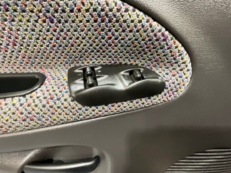 2001 Dodge Ram 2500 SLT Laramie Quad Cab 4X4 /5.9L DIESEL / 5-SPEED / LONG BED / LEVELED W. BRAND NEW WHEELS & TIRES / ZERO RUST / Rear airbags / ONLY 111K MILES - Photo 36 - Gladstone, OR 97027