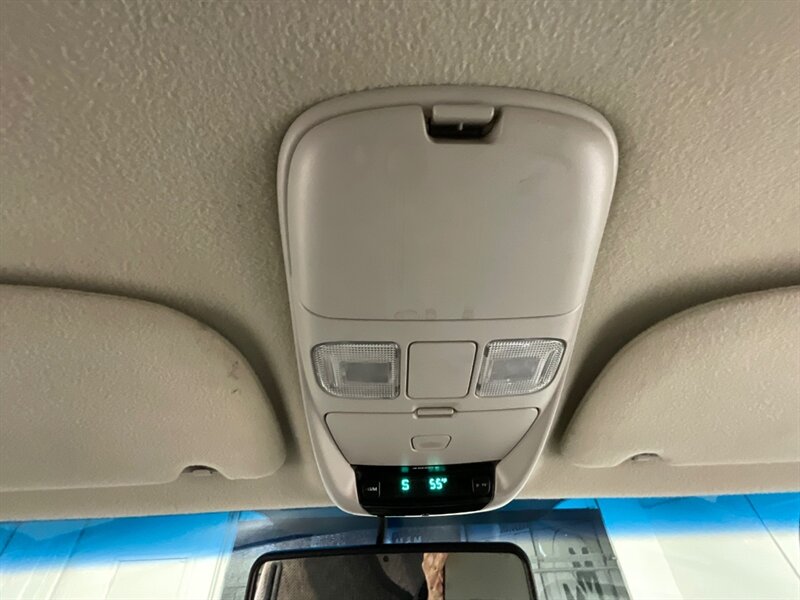 2001 Dodge Ram 2500 SLT Laramie Quad Cab 4X4 /5.9L DIESEL / 5-SPEED / LONG BED / LEVELED W. BRAND NEW WHEELS & TIRES / ZERO RUST / Rear airbags / ONLY 111K MILES - Photo 18 - Gladstone, OR 97027