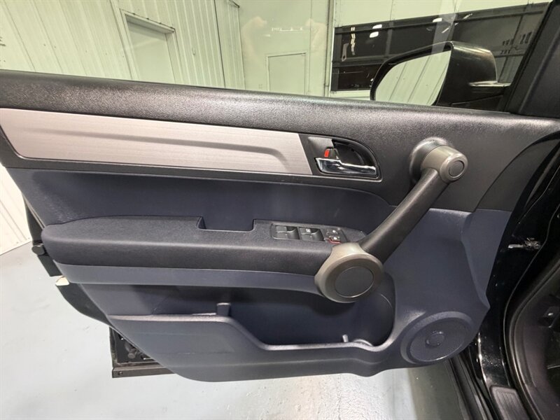 2011 Honda CR-V SE Sport Utility AWD /2.4L 4Cyl / ZERO RUST - Photo 31 - Gladstone, OR 97027