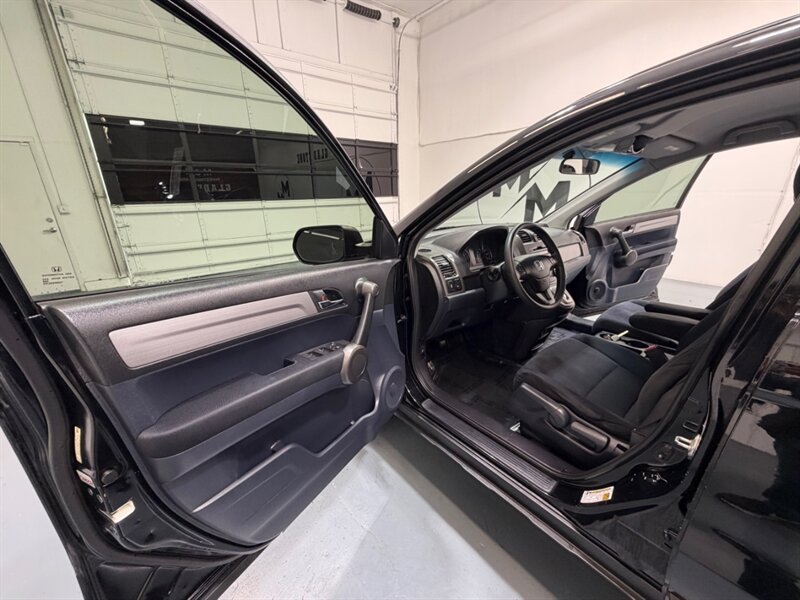 2011 Honda CR-V SE Sport Utility AWD /2.4L 4Cyl / ZERO RUST - Photo 30 - Gladstone, OR 97027