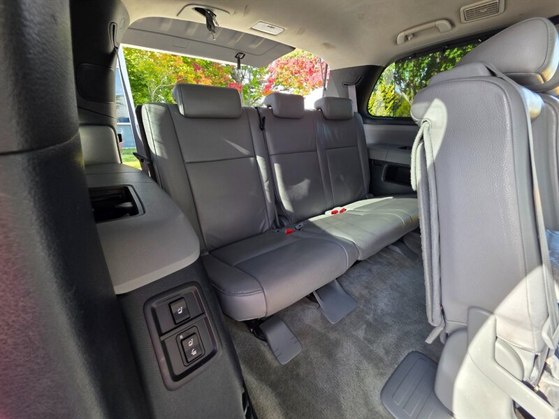 2008 Toyota Sequoia LIMITED 4X4 V8 5.7L / EVERY OPTION / 1-OWNER / DVD / NAVi / CAM / SUNROOF / HEATED LEATHER / NEW TIRES / EXCELLENT RECORDS - Photo 18 - Portland, OR 97217