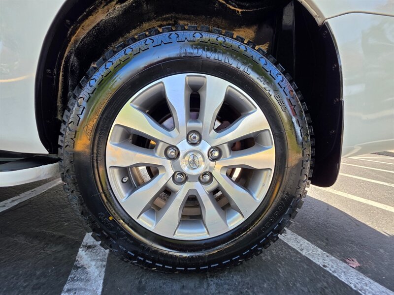 2008 Toyota Sequoia LIMITED 4X4 V8 5.7L / EVERY OPTION / 1-OWNER / DVD / NAVi / CAM / SUNROOF / HEATED LEATHER / NEW TIRES / EXCELLENT RECORDS - Photo 63 - Portland, OR 97217