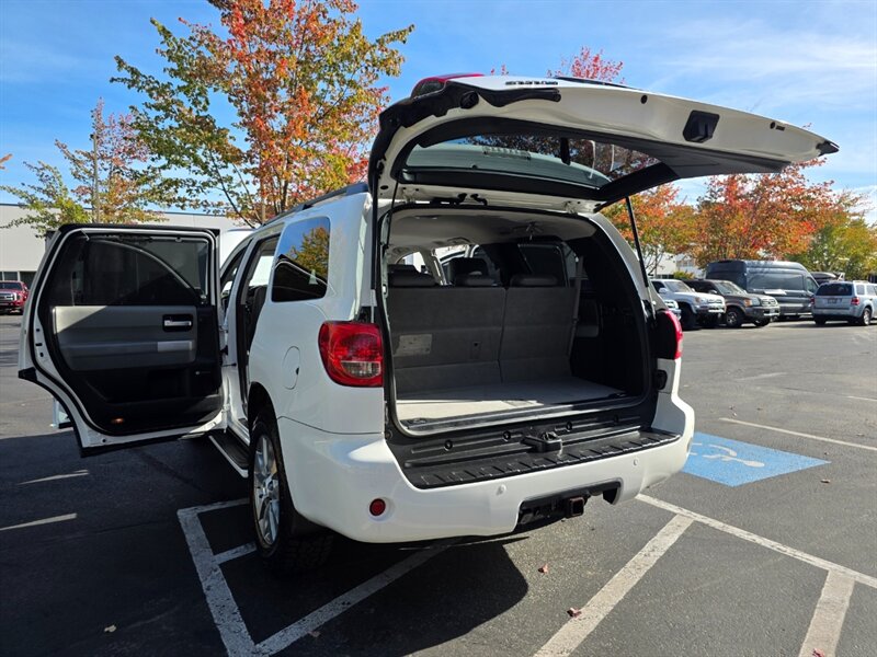 2008 Toyota Sequoia LIMITED 4X4 V8 5.7L / EVERY OPTION / 1-OWNER / DVD / NAVi / CAM / SUNROOF / HEATED LEATHER / NEW TIRES / EXCELLENT RECORDS - Photo 27 - Portland, OR 97217