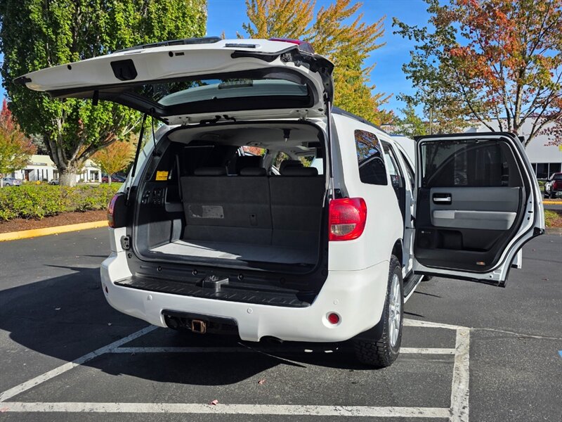 2008 Toyota Sequoia LIMITED 4X4 V8 5.7L / EVERY OPTION / 1-OWNER / DVD / NAVi / CAM / SUNROOF / HEATED LEATHER / NEW TIRES / EXCELLENT RECORDS - Photo 28 - Portland, OR 97217