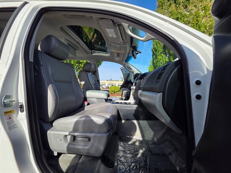 2008 Toyota Sequoia LIMITED 4X4 V8 5.7L / EVERY OPTION / 1-OWNER / DVD / NAVi / CAM / SUNROOF / HEATED LEATHER / NEW TIRES / EXCELLENT RECORDS - Photo 14 - Portland, OR 97217