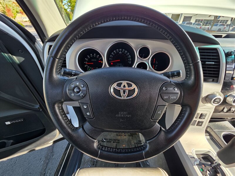 2008 Toyota Sequoia LIMITED 4X4 V8 5.7L / EVERY OPTION / 1-OWNER / DVD / NAVi / CAM / SUNROOF / HEATED LEATHER / NEW TIRES / EXCELLENT RECORDS - Photo 38 - Portland, OR 97217
