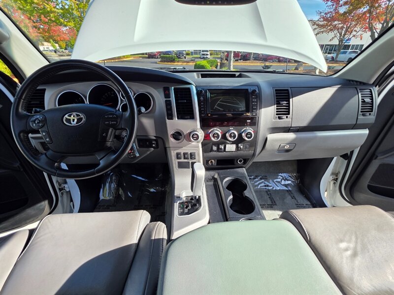 2008 Toyota Sequoia LIMITED 4X4 V8 5.7L / EVERY OPTION / 1-OWNER / DVD / NAVi / CAM / SUNROOF / HEATED LEATHER / NEW TIRES / EXCELLENT RECORDS - Photo 20 - Portland, OR 97217
