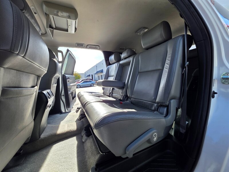 2008 Toyota Sequoia LIMITED 4X4 V8 5.7L / EVERY OPTION / 1-OWNER / DVD / NAVi / CAM / SUNROOF / HEATED LEATHER / NEW TIRES / EXCELLENT RECORDS - Photo 15 - Portland, OR 97217