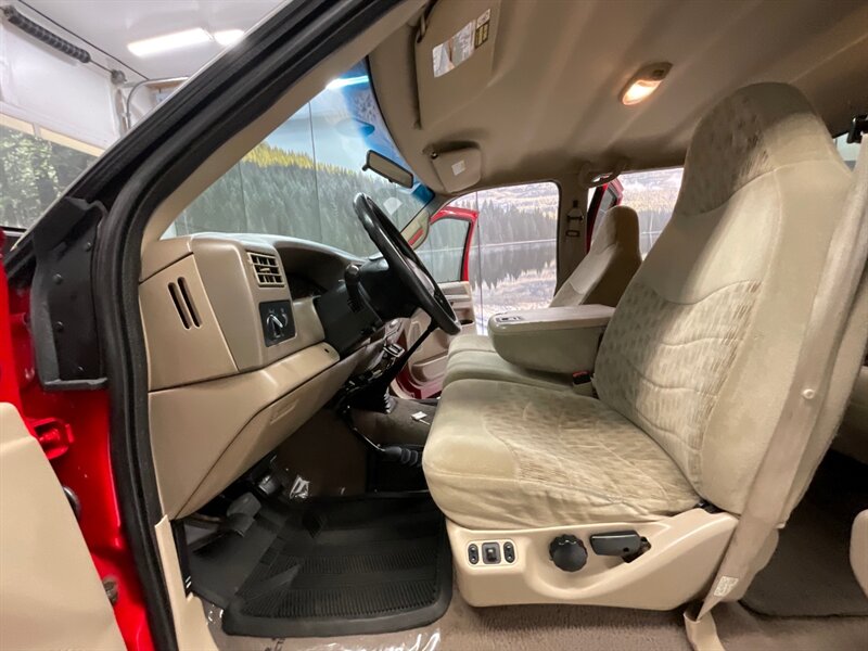 2000 Ford F-350 XLT Crew Cab 4X4 / 7.3L DIESEL / 6-SPEED / DUALLY  / LIFTED w. BRAND NEW MUD TIRES / 1-OWNER LOCAL OREGON TRUCK / RUST FREE / 143,000 MILES - Photo 11 - Gladstone, OR 97027