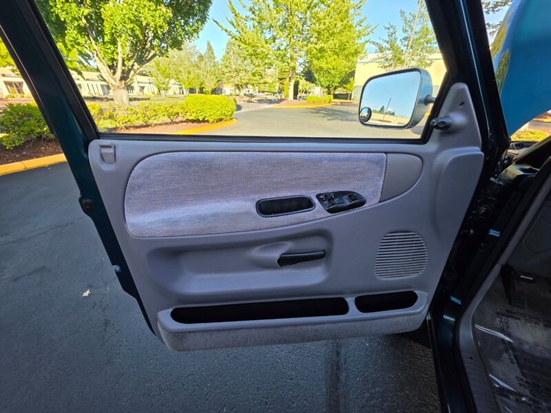 1996 Dodge Ram 2500 Laramie SLT 12-valve / 4X4 / 5.9 L CUMMINS Diesel / 5 SPEED MANUAL / LONG BED / ALL STOCK / SERVICE RECORDS / 1-OWNER / 147K MILES ONLY !!! - Photo 40 - Portland, OR 97217