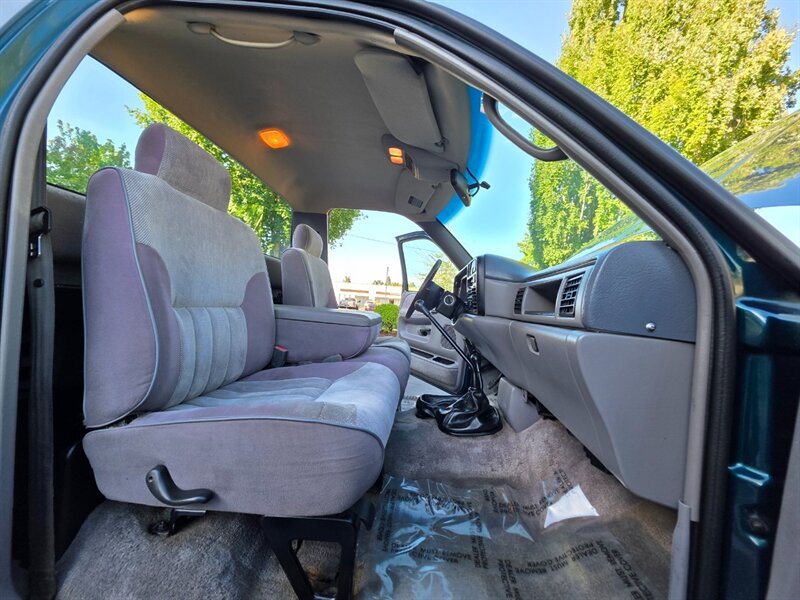 1996 Dodge Ram 2500 Laramie SLT 12-valve / 4X4 / 5.9 L CUMMINS Diesel / 5 SPEED MANUAL / LONG BED / ALL STOCK / SERVICE RECORDS / 1-OWNER / 147K MILES ONLY !!! - Photo 16 - Portland, OR 97217