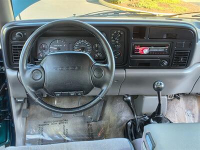 1996 Dodge Ram 2500 Laramie SLT 12-valve / 4X4 / 5.9 L CUMMINS Diesel  / 5 SPEED MANUAL / LONG BED / ALL STOCK / SERVICE RECORDS / 1-OWNER / 147K MILES ONLY !!! - Photo 18 - Portland, OR 97217