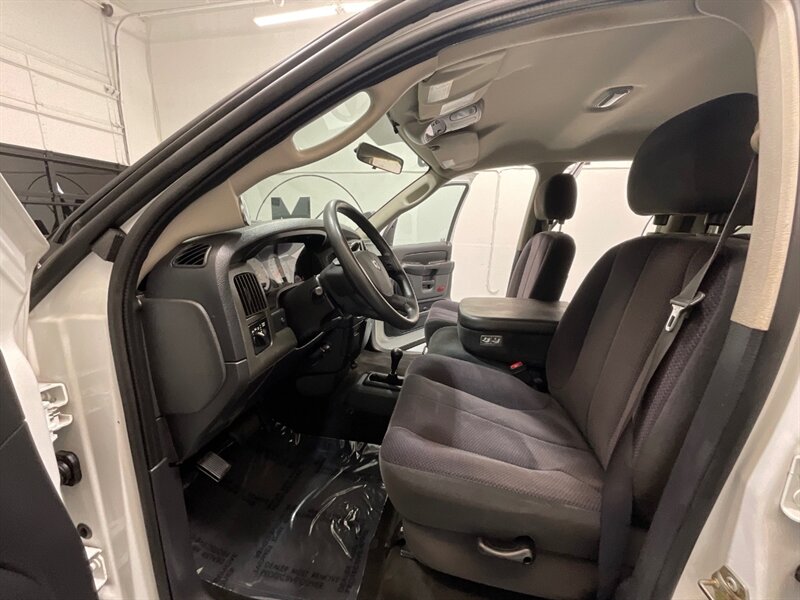 2004 Dodge Ram 2500 SLT 4X4 5.9L CUMMINS DIESEL / ZERO RUST /104K MILE / LONG BED / LOCAL TRUCK - Photo 12 - Gladstone, OR 97027