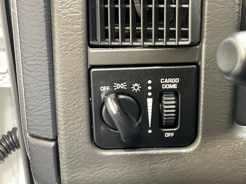 2004 Dodge Ram 2500 SLT 4X4 5.9L CUMMINS DIESEL / ZERO RUST /104K MILE / LONG BED / LOCAL TRUCK - Photo 32 - Gladstone, OR 97027