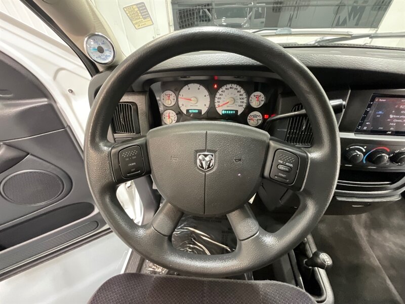 2004 Dodge Ram 2500 SLT 4X4 5.9L CUMMINS DIESEL / ZERO RUST /104K MILE / LONG BED / LOCAL TRUCK - Photo 19 - Gladstone, OR 97027