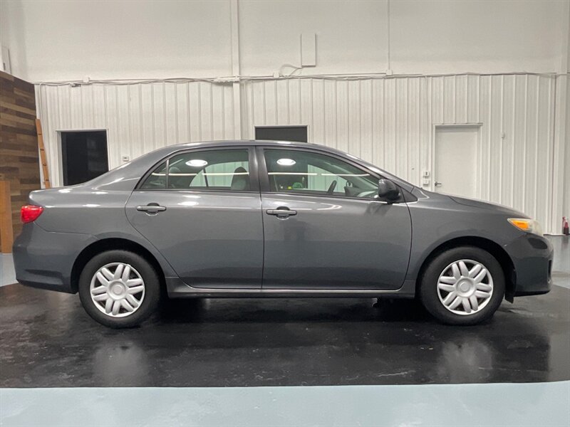 2011 Toyota Corolla LE Sedan / 4Cyl / LOCAL CAR / Excel Cond   - Photo 4 - Gladstone, OR 97027