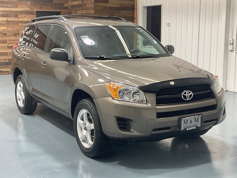 2009 Toyota RAV4 Sport Utility AWD / 4Cyl / THIRD ROW SEAT   - Photo 2 - Gladstone, OR 97027