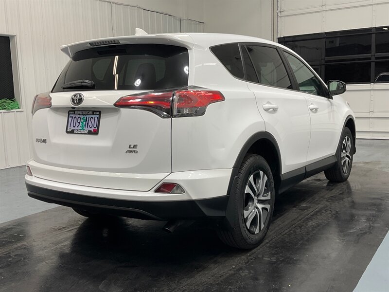 2017 Toyota RAV4 LE SUV AWD / 2.5L 4 Cyl / LOCAL / 22,000 MILES  / LOCAL RUST FREE / NEW Cond - Photo 9 - Gladstone, OR 97027