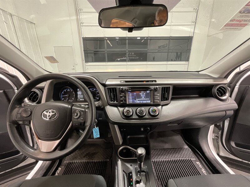 2017 Toyota RAV4 LE SUV AWD / 2.5L 4 Cyl / LOCAL / 22,000 MILES  / LOCAL RUST FREE / NEW Cond - Photo 15 - Gladstone, OR 97027