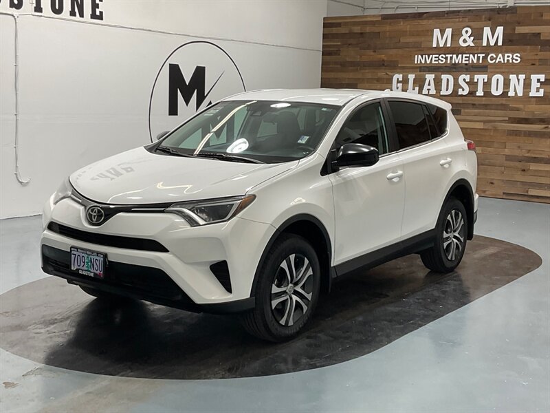 2017 Toyota RAV4 LE SUV AWD / 2.5L 4 Cyl / LOCAL / 22,000 MILES  / LOCAL RUST FREE / NEW Cond - Photo 1 - Gladstone, OR 97027